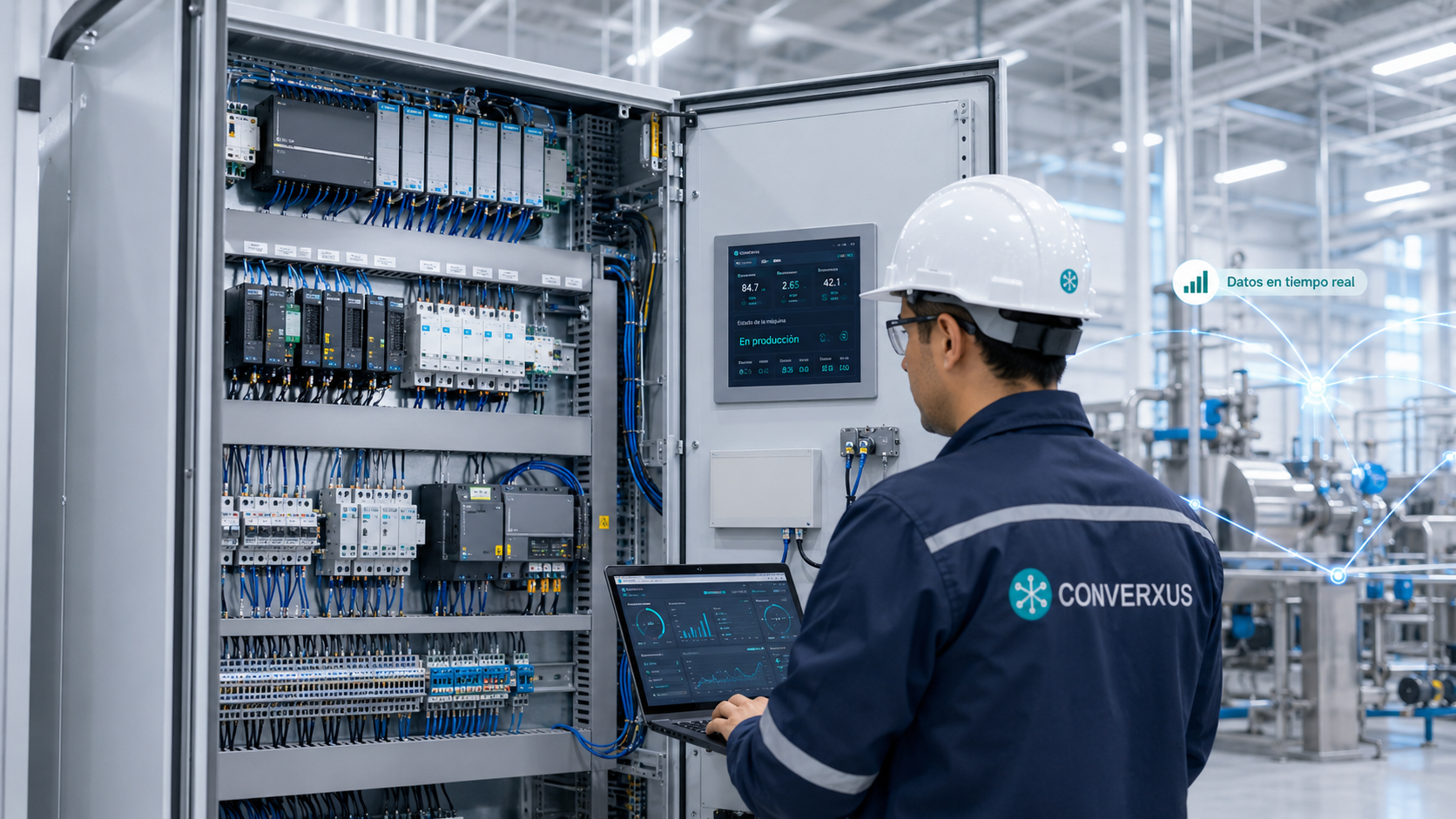 Tablero de automatización industrial con PLC sensores y control de procesos